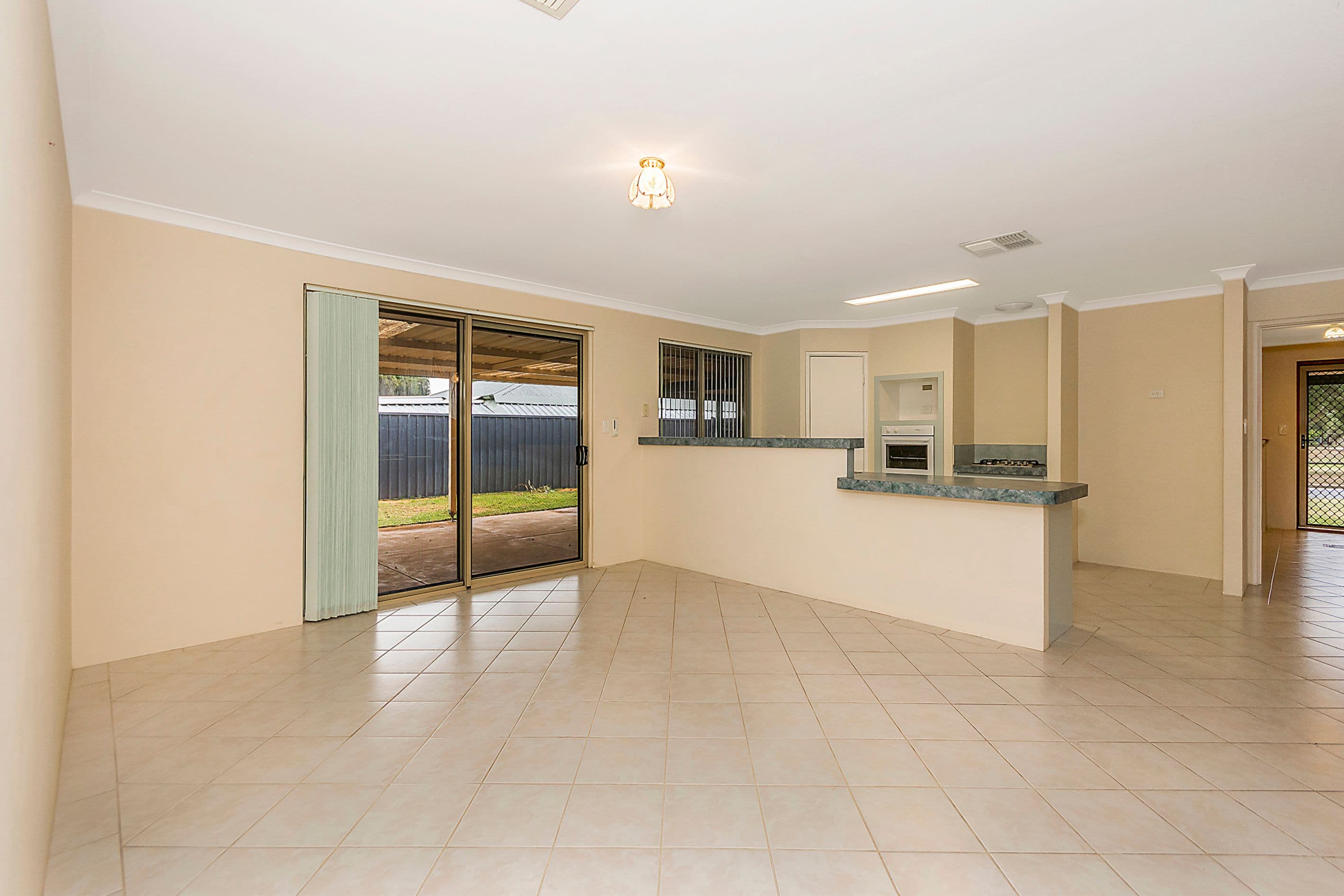 15 Majestic Close, Port Kennedy WA 6172, Port Kennedy - Thumbnail 2