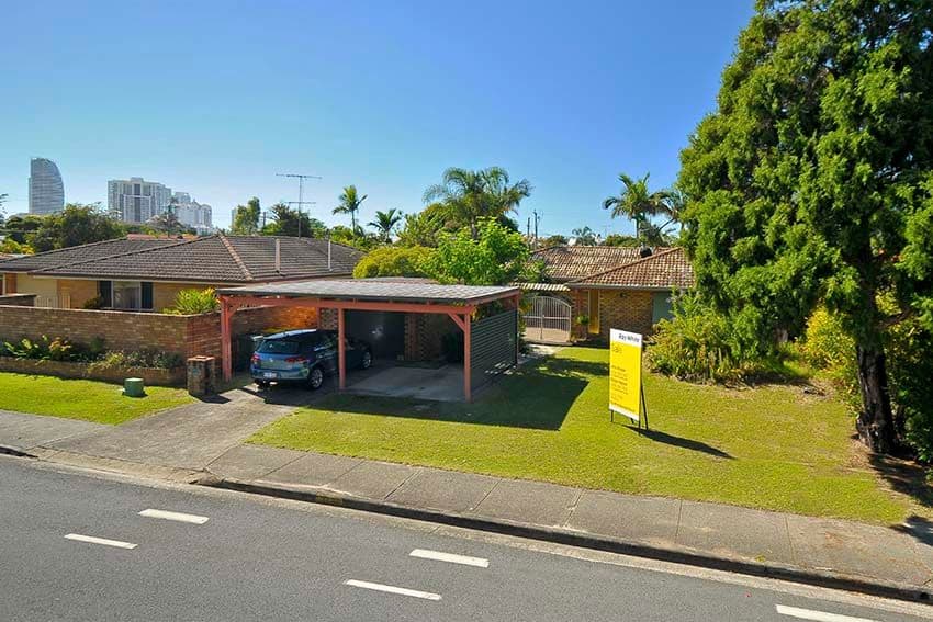 142 Sunshine Boulevard, Mermaid Waters QLD 4218, Mermaid Waters - Thumbnail 2