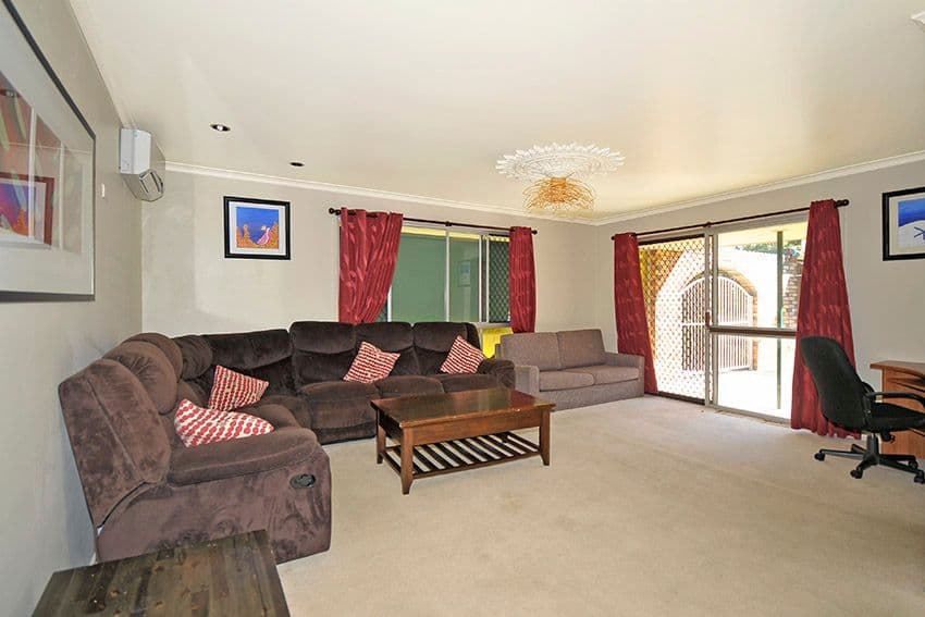 142 Sunshine Boulevard, Mermaid Waters QLD 4218, Mermaid Waters - Thumbnail 3
