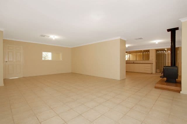 194 Archibald Street, MUCHEA WA 6501, Muchea - Thumbnail 5