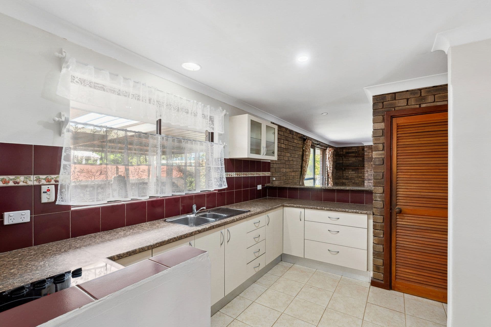 37 Wilkins Road, Kalamunda WA 6076, Kalamunda - Thumbnail 5