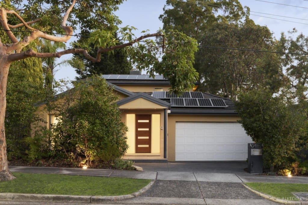 6 Hetrel Court, Blackburn South - Image 1