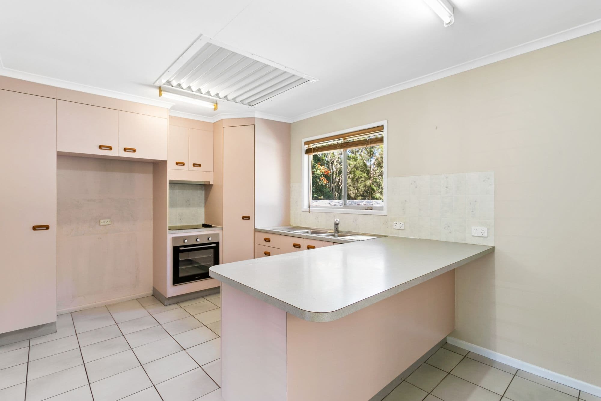 10 Warren Crescent, Deception Bay QLD 4508, Deception Bay - Thumbnail 4