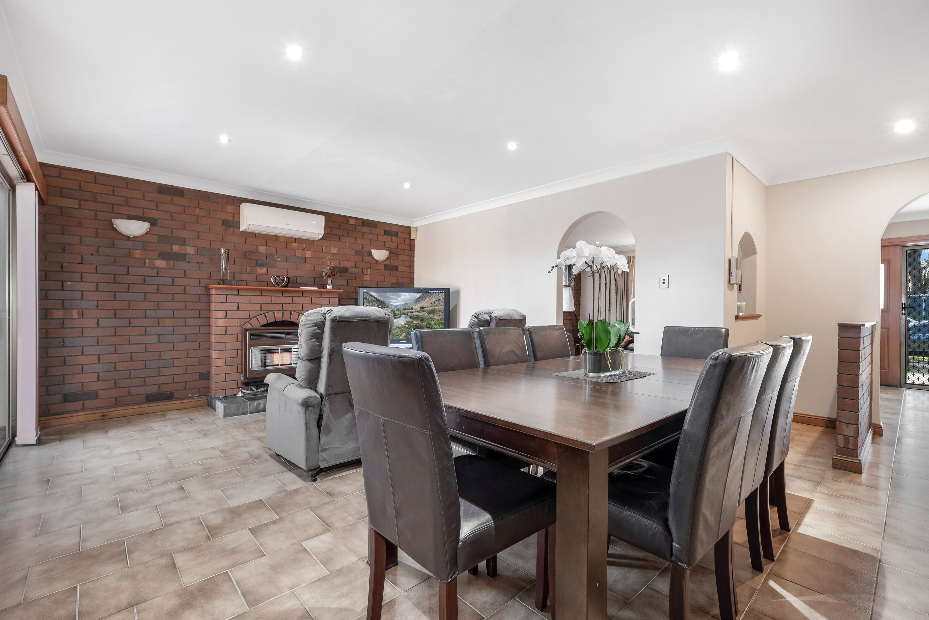 70 Victoria Street, Revesby NSW 2212, Revesby - Thumbnail 2