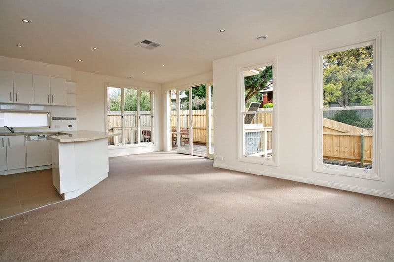 2 Cairns Avenue, NEWTOWN VIC 3220, Newtown - Thumbnail 2