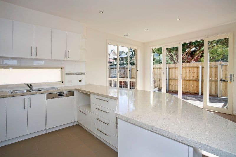 2 Cairns Avenue, NEWTOWN VIC 3220, Newtown - Thumbnail 3