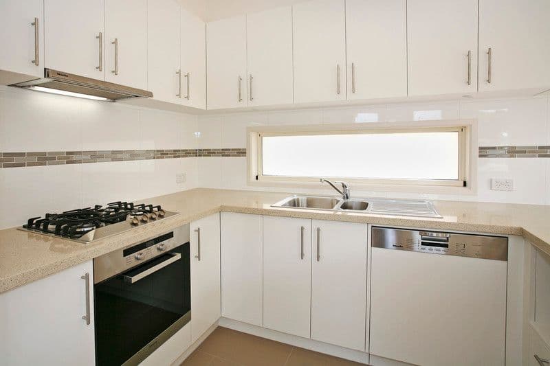 2 Cairns Avenue, NEWTOWN VIC 3220, Newtown - Thumbnail 4