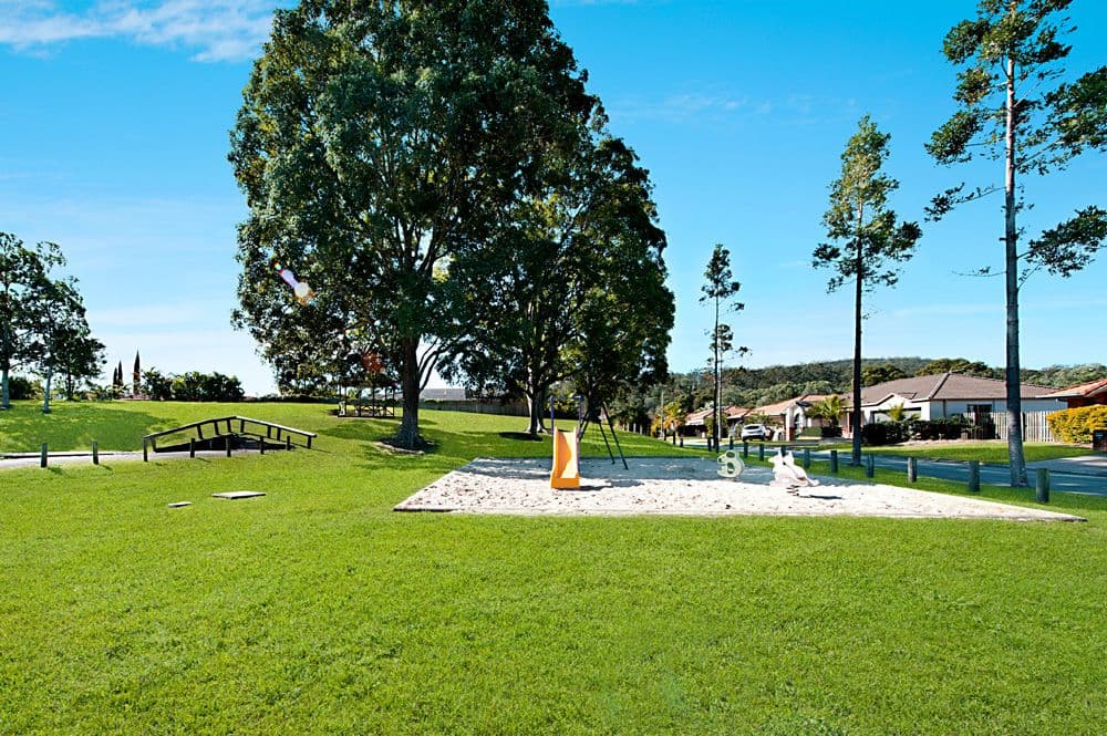 21 Barrs Avenue, Oxenford QLD 4210, Oxenford - Thumbnail 3