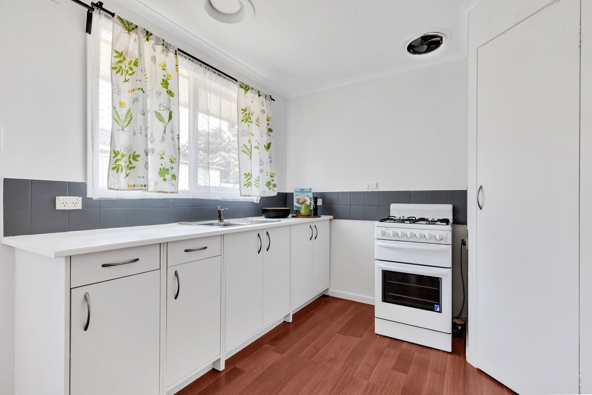 329 Mcgrath Road, Wyndham Vale VIC 3024, Wyndham Vale - Thumbnail 4