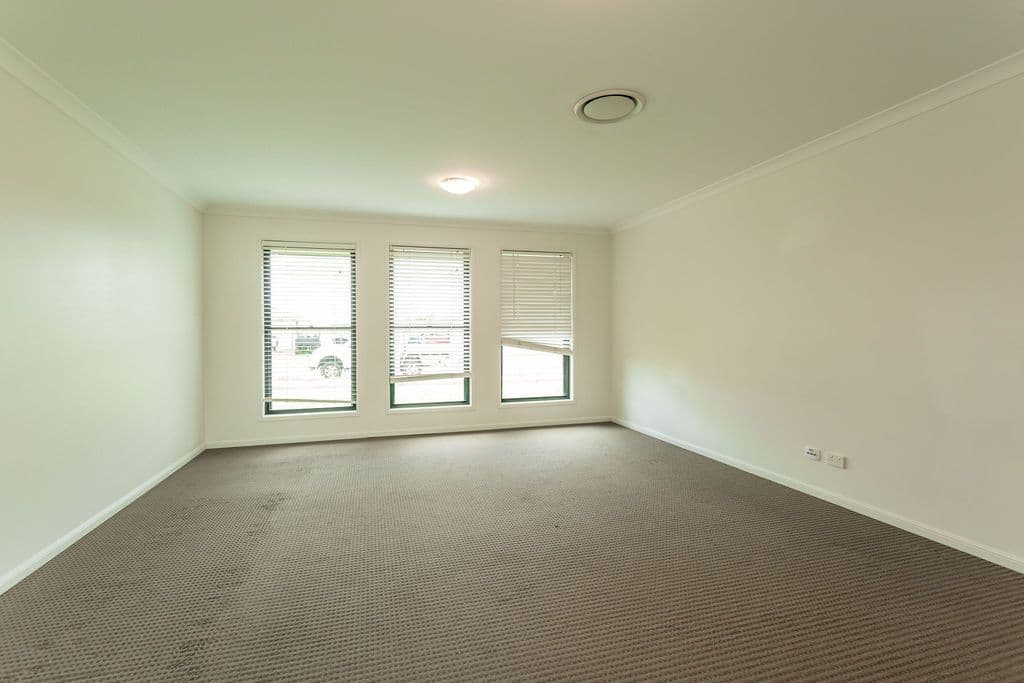 9 Thornton Street, Emerald QLD 4720, Emerald - Thumbnail 5