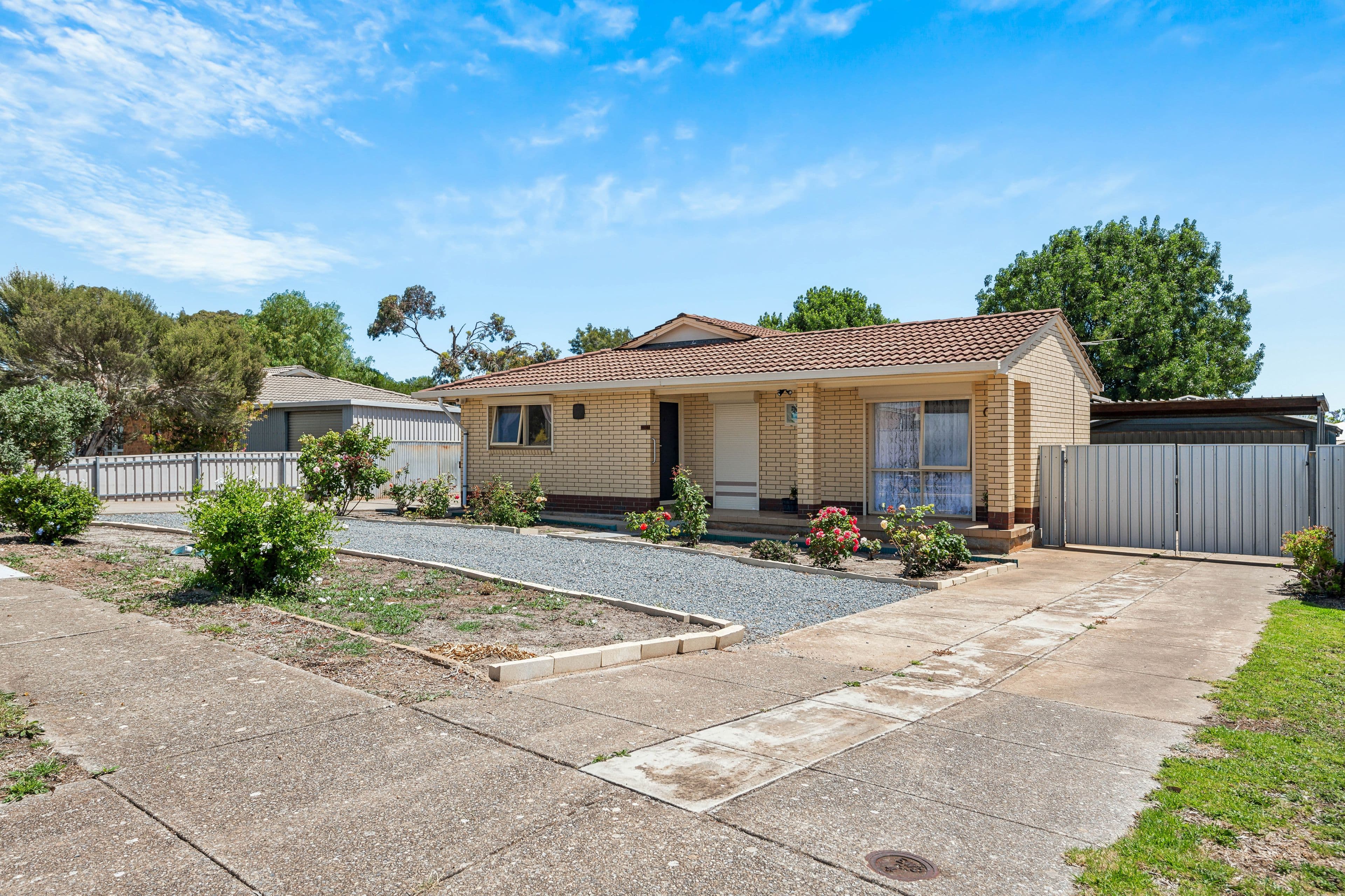 6 Cimaron Close, Morphett Vale SA 5162, Morphett Vale - Thumbnail 2