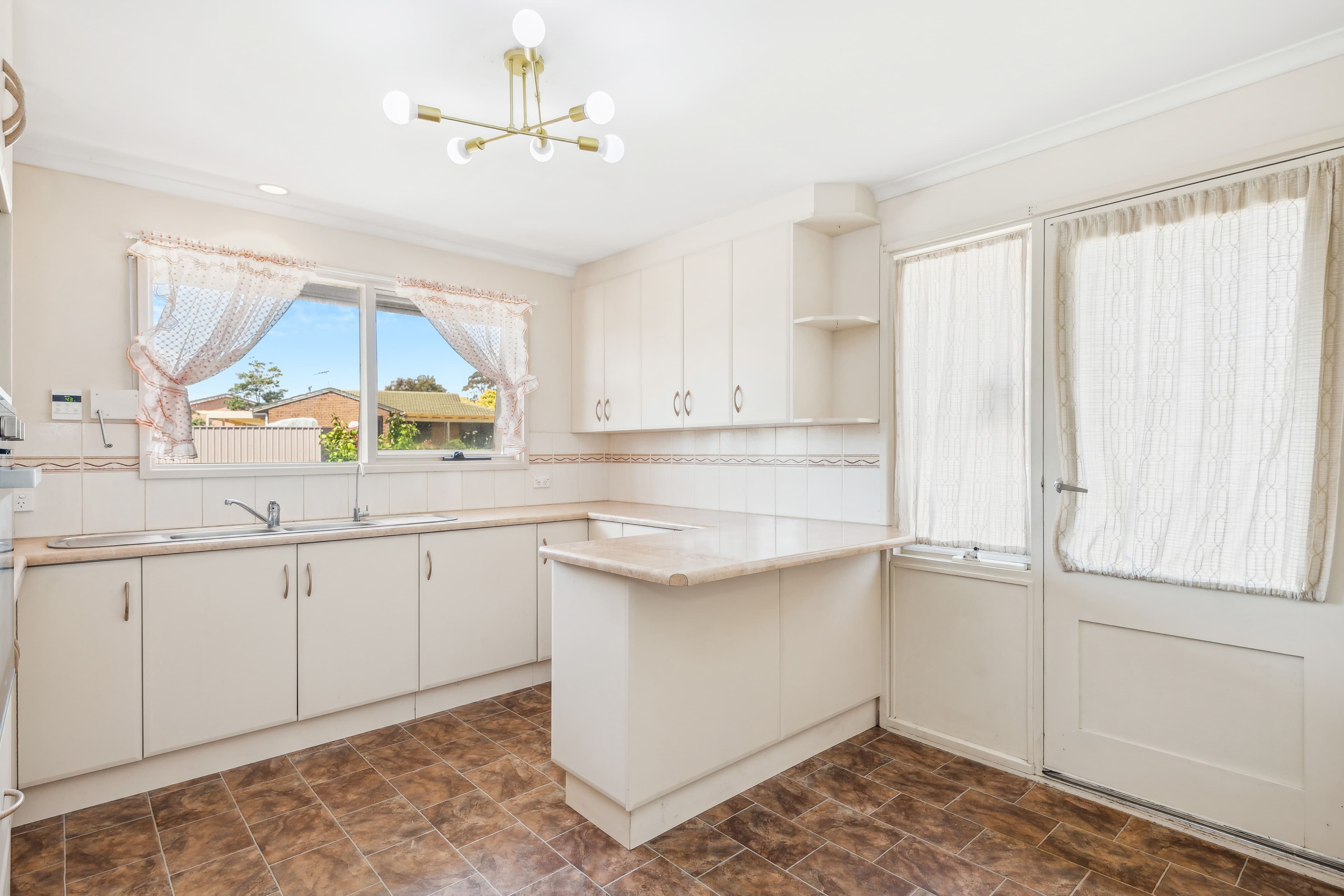 6 Cimaron Close, Morphett Vale SA 5162, Morphett Vale - Thumbnail 6