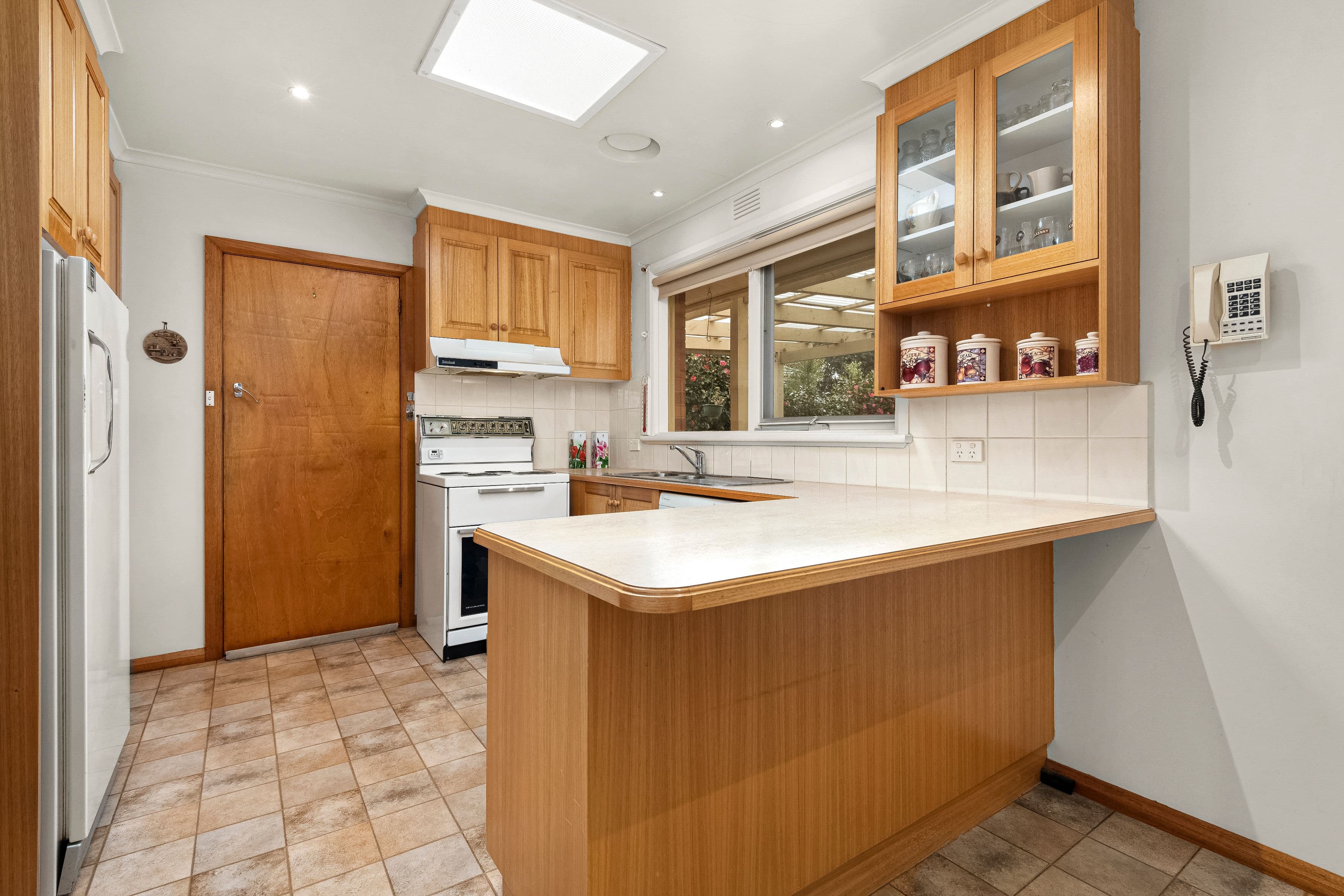 55 Diosma Drive, Glen Waverley VIC 3150, Glen Waverley - Thumbnail 2