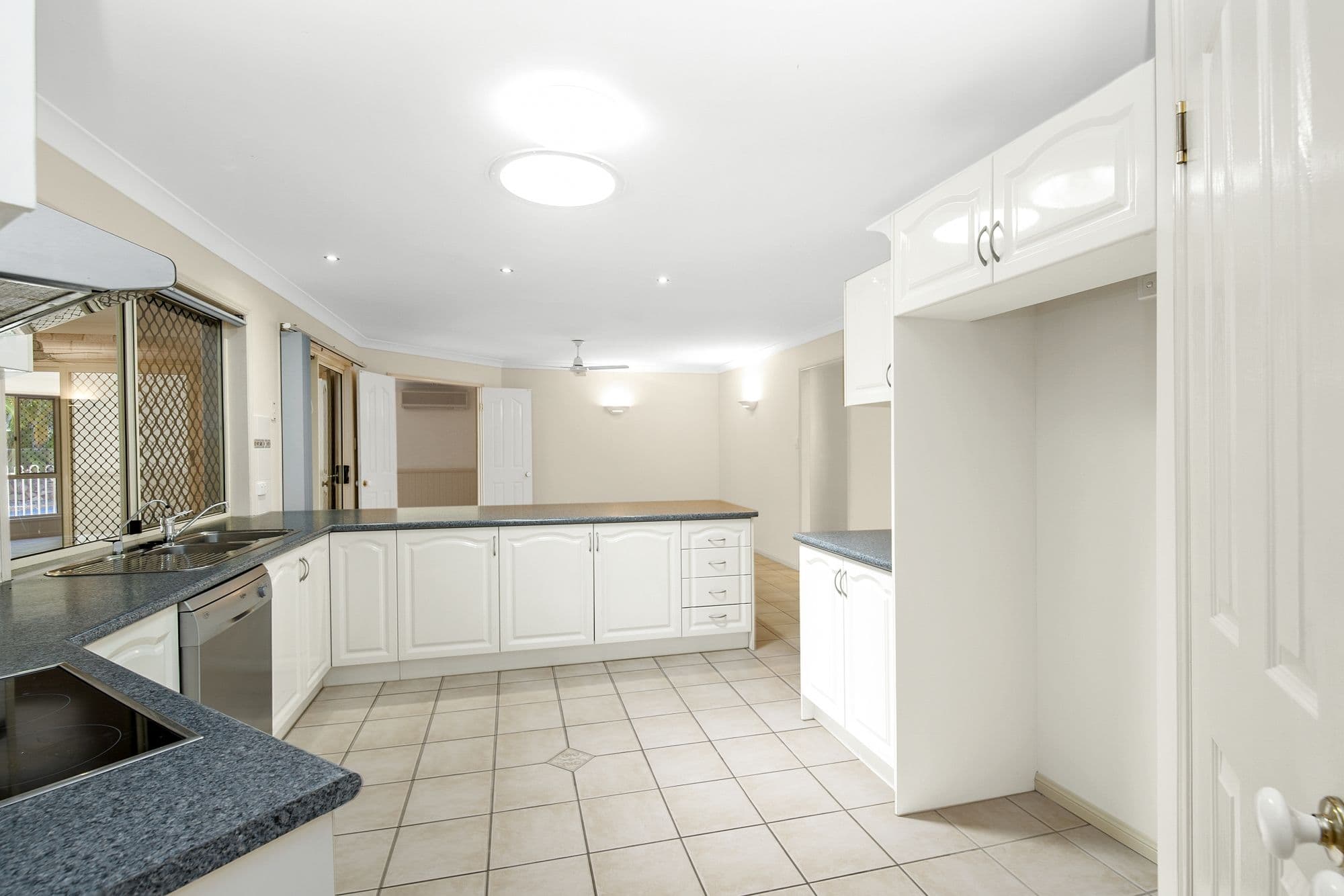 4 Peridot Crescent, Mango Hill QLD 4509, Mango Hill - Thumbnail 8