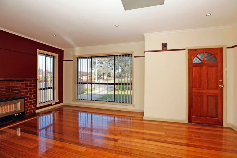 10 Gisborne Crescent, RESERVOIR VIC 3073, Reservoir - Thumbnail 4