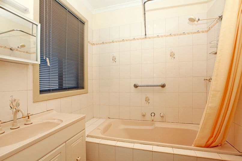10 Gisborne Crescent, RESERVOIR VIC 3073, Reservoir - Thumbnail 6