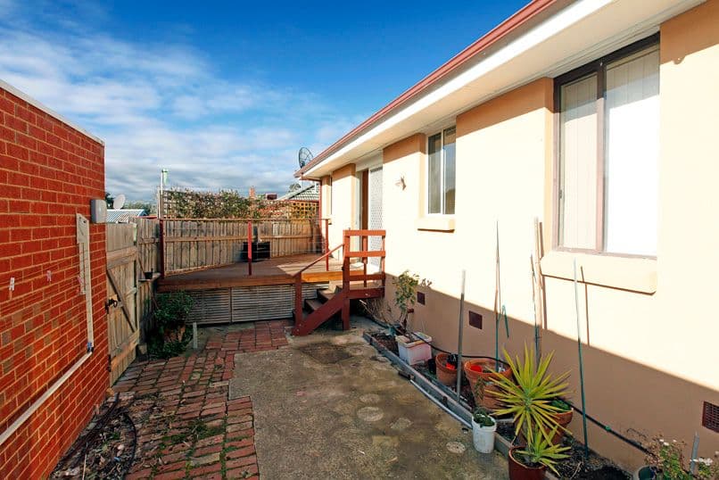 10 Gisborne Crescent, RESERVOIR VIC 3073, Reservoir - Thumbnail 7