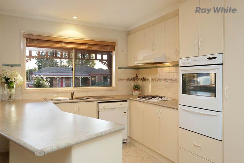 1 Oakwood Court, HILLSIDE VIC 3037, Hillside - Thumbnail 2