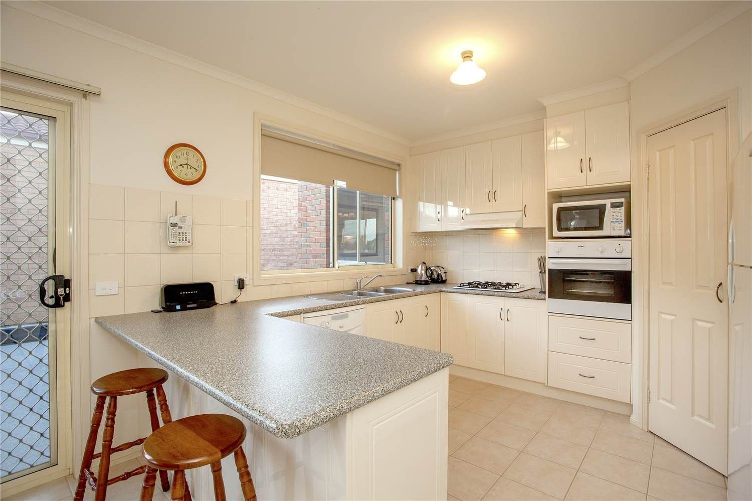 3 Malinda Crescent, BELL PARK VIC 3215, Bell Park - Thumbnail 6