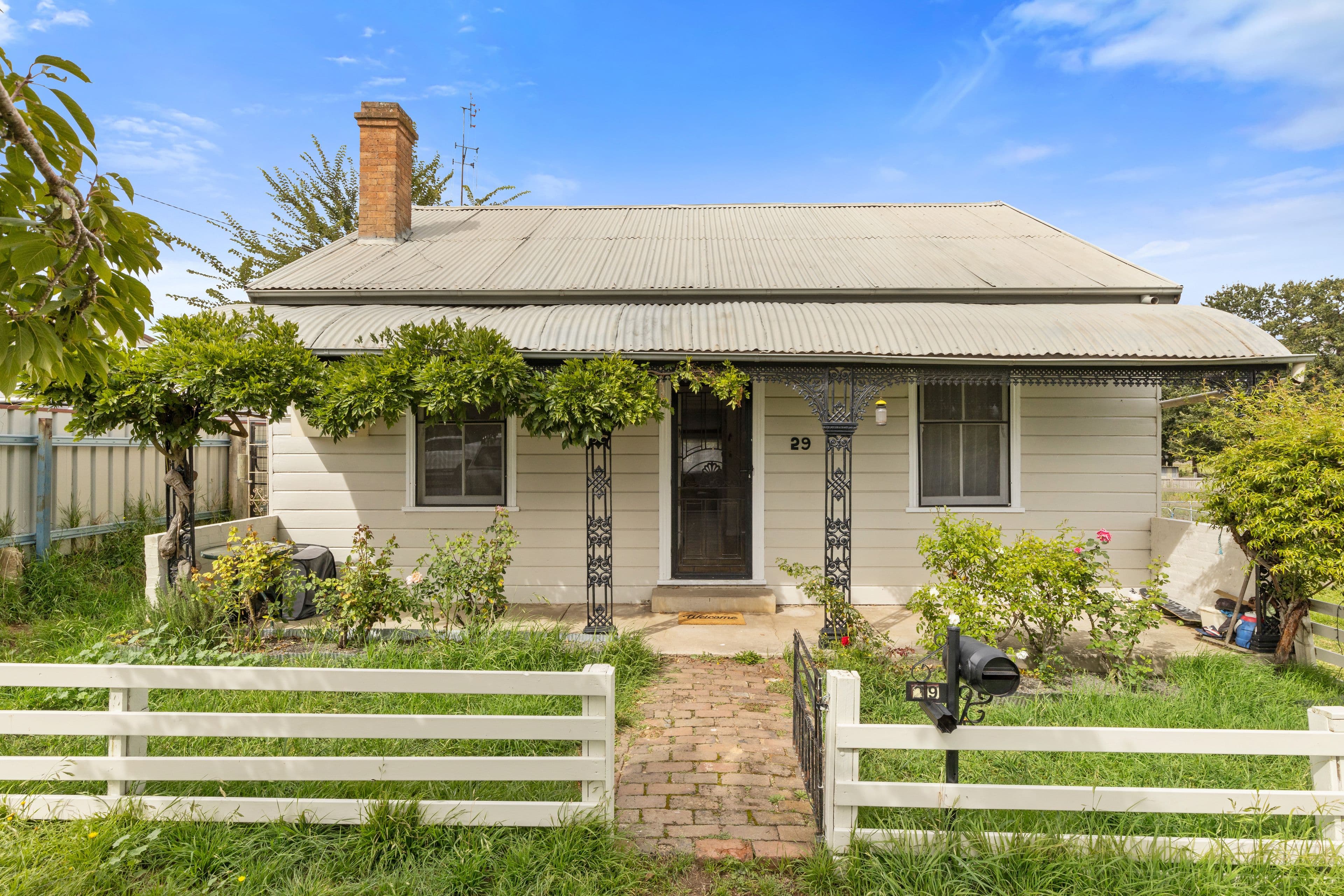 29 Bathurst Street, Goulburn NSW 2580, Goulburn - Image 1