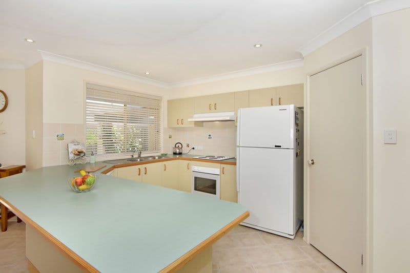 2 Kalele Avenue, BUDGEWOI NSW 2262, Budgewoi - Thumbnail 6