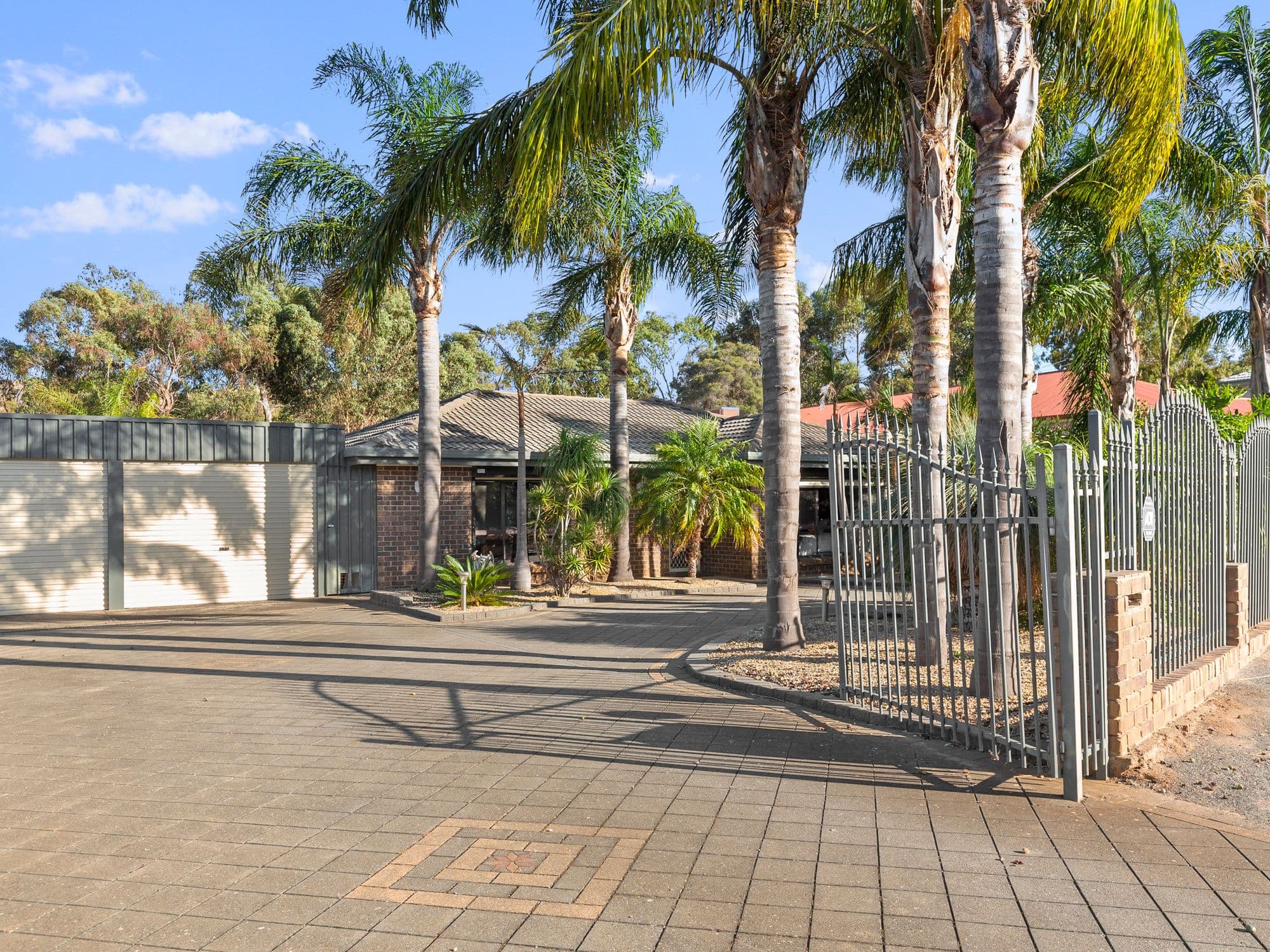 12 Commodore Court, Morphett Vale SA 5162, Morphett Vale - Thumbnail 2