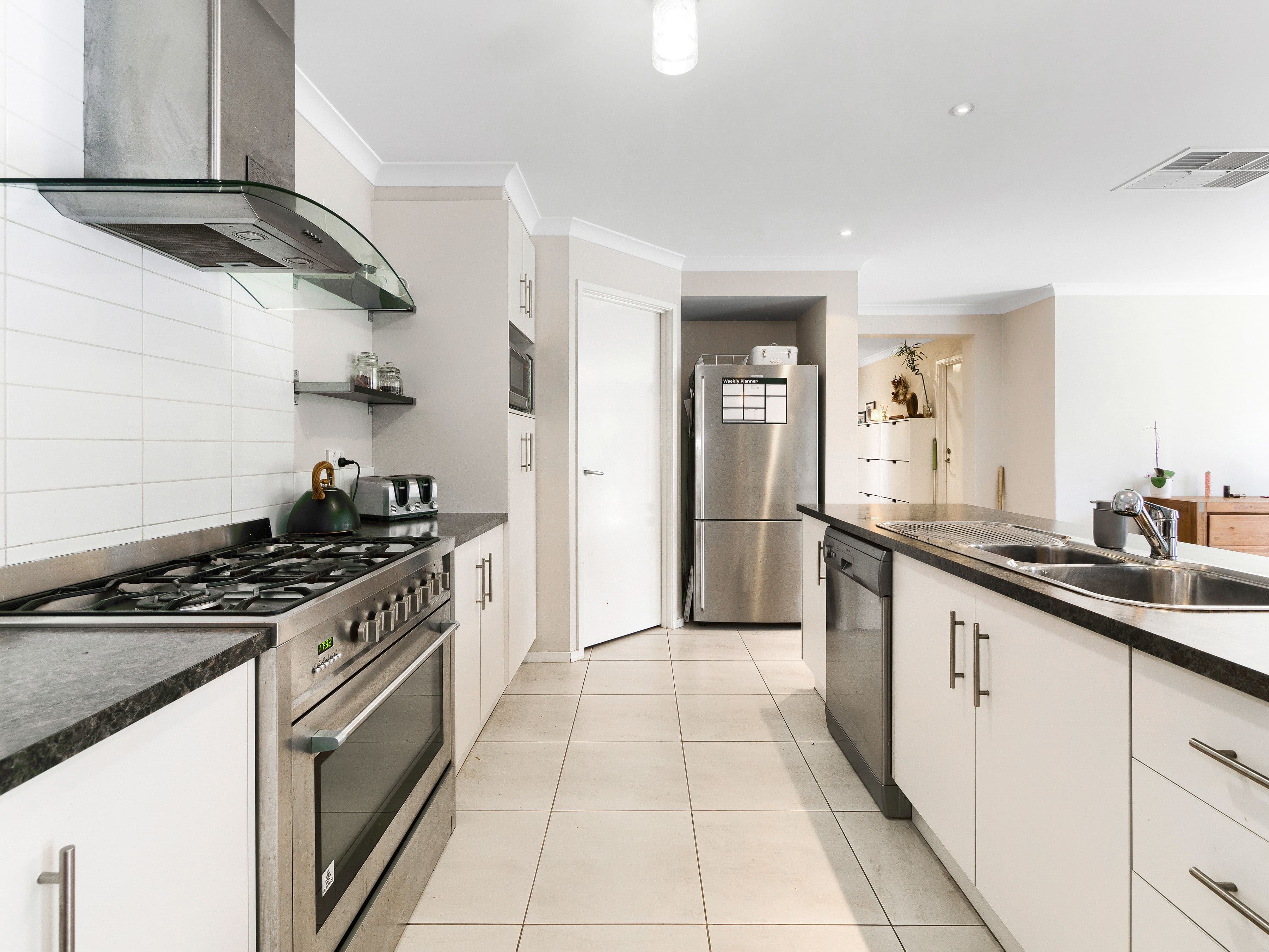 15 Tattle Grove, Cranbourne East VIC 3977, Cranbourne East - Thumbnail 3