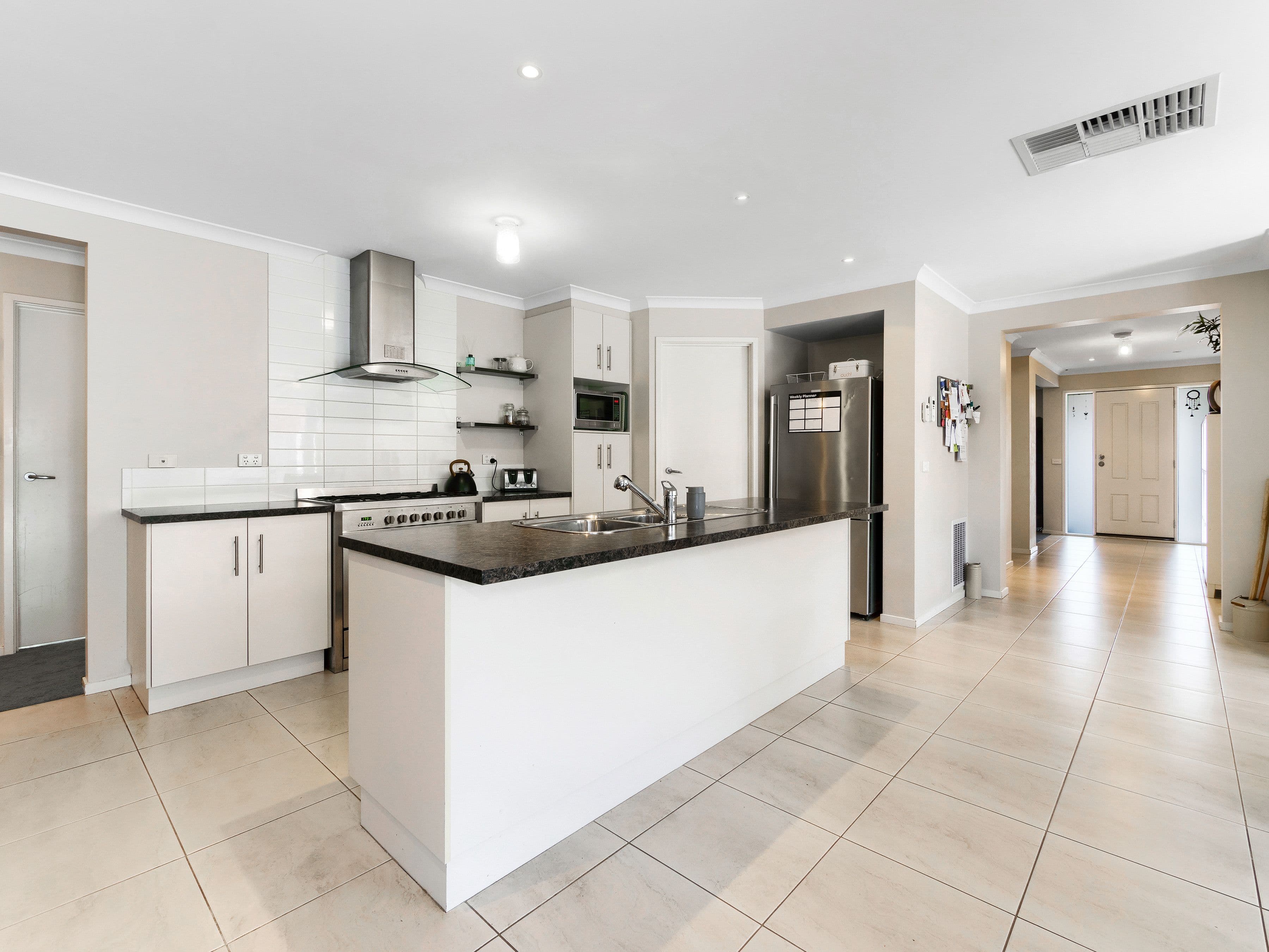 15 Tattle Grove, Cranbourne East VIC 3977, Cranbourne East - Thumbnail 5