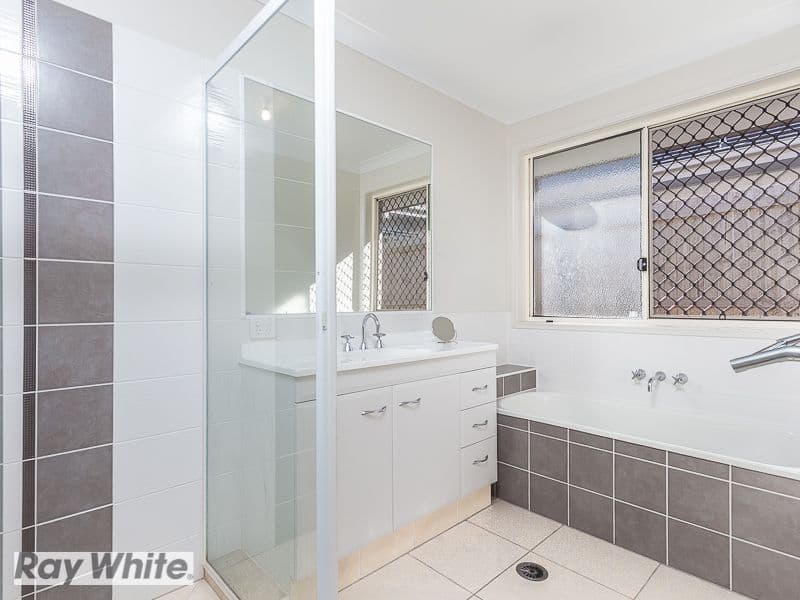 7 Riviera Crescent, NORTH LAKES QLD 4509, North Lakes - Thumbnail 4
