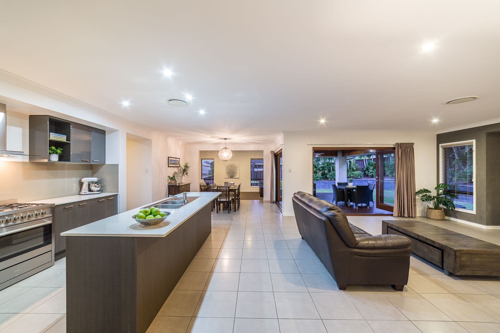 10 Marrinup Street, Upper Coomera QLD 4209, Upper Coomera - Thumbnail 2