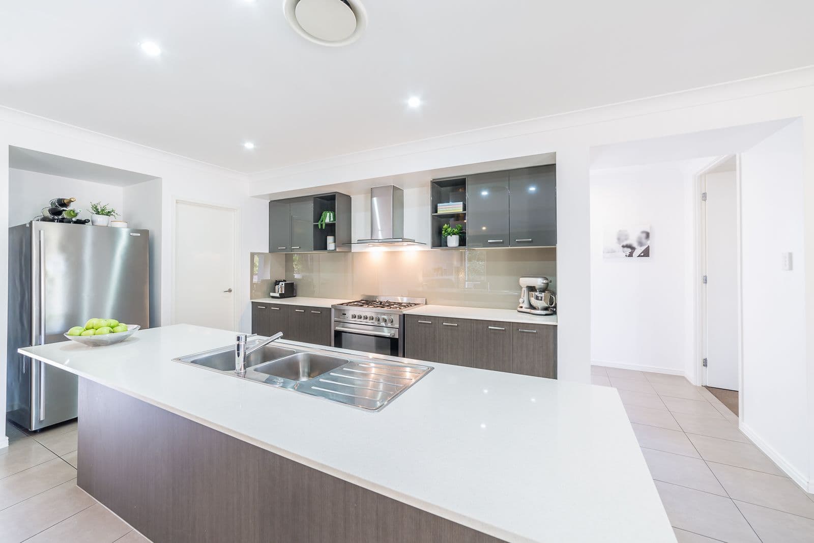 10 Marrinup Street, Upper Coomera QLD 4209, Upper Coomera - Thumbnail 4