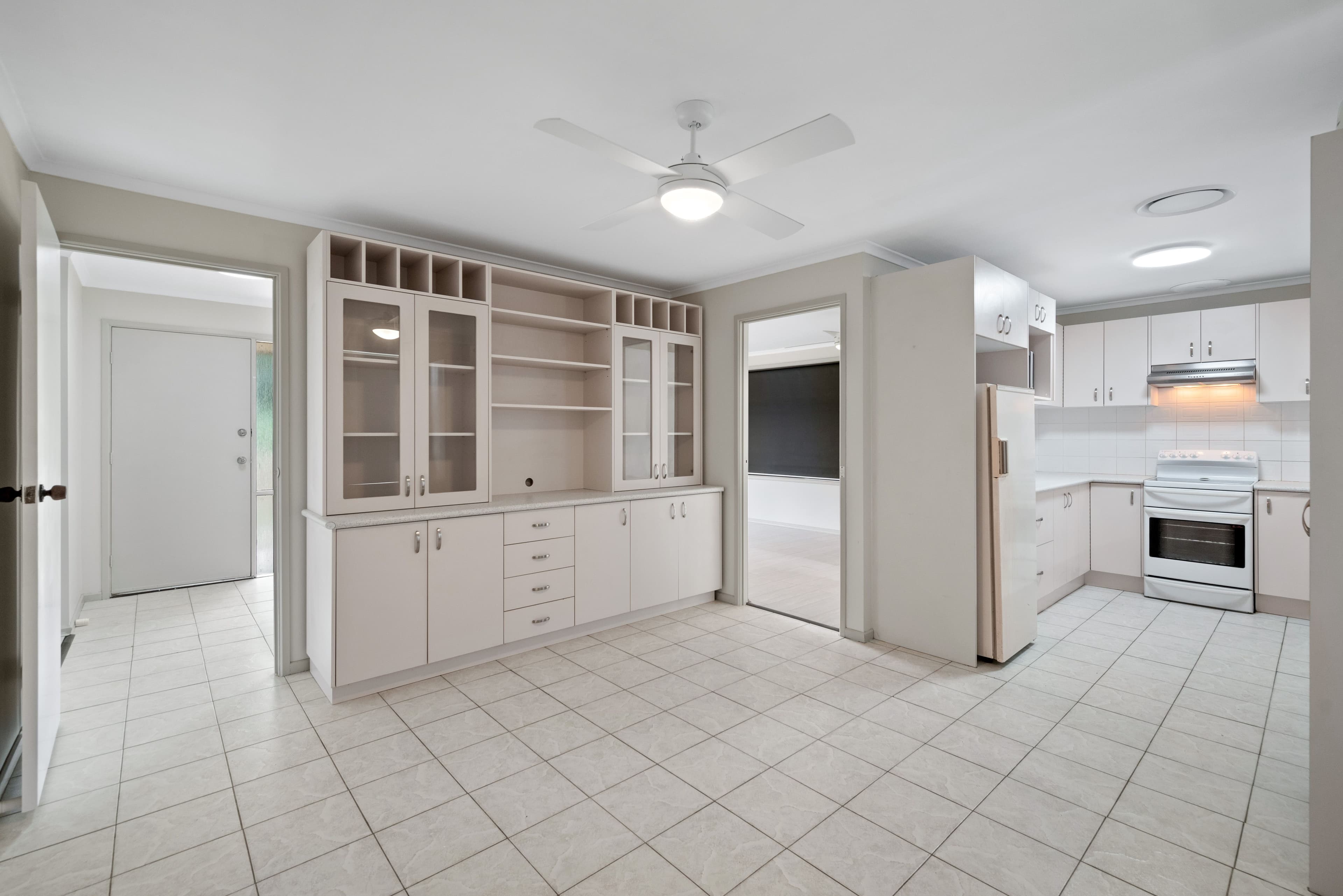 8 Monckton Place, Glenfield NSW 2167, Glenfield - Thumbnail 3