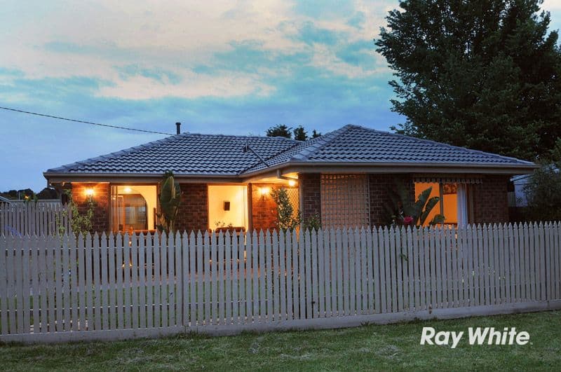 15 Jindalee Gardens, CRANBOURNE VIC 3977, Cranbourne West - Thumbnail 2