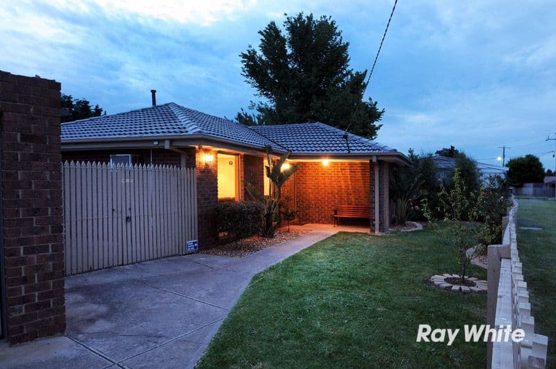 15 Jindalee Gardens, CRANBOURNE VIC 3977, Cranbourne West - Thumbnail 3