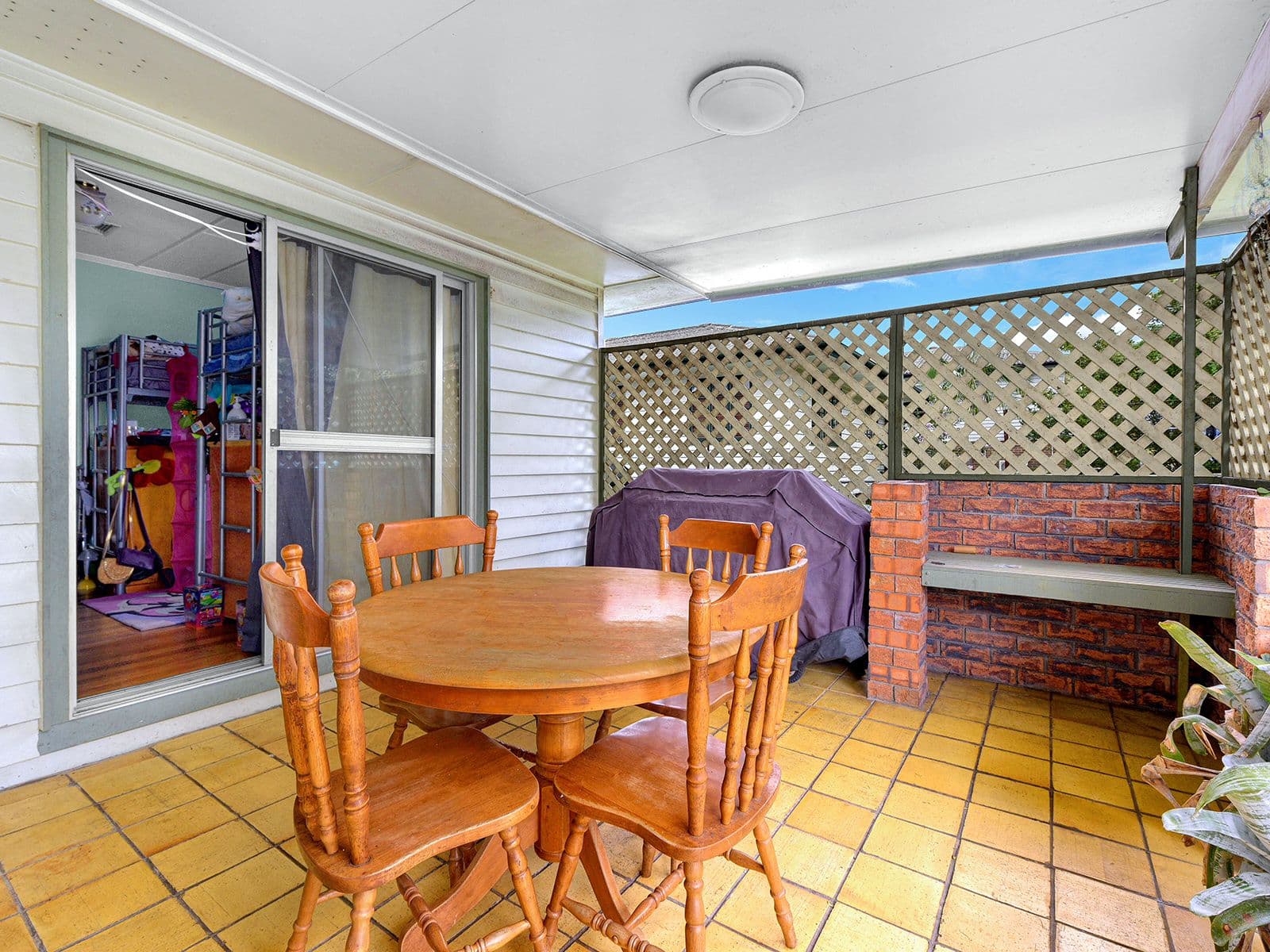 218 Hamilton Road, Wavell Heights QLD 4012, Wavell Heights - Thumbnail 3