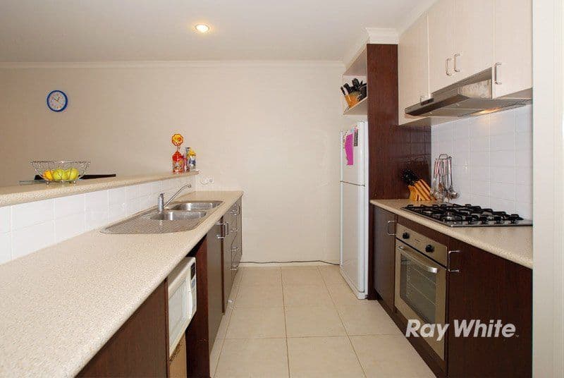 4 Robusta Avenue, CRANBOURNE VIC 3977, Cranbourne - Thumbnail 2