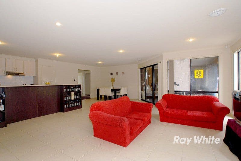 4 Robusta Avenue, CRANBOURNE VIC 3977, Cranbourne - Thumbnail 5