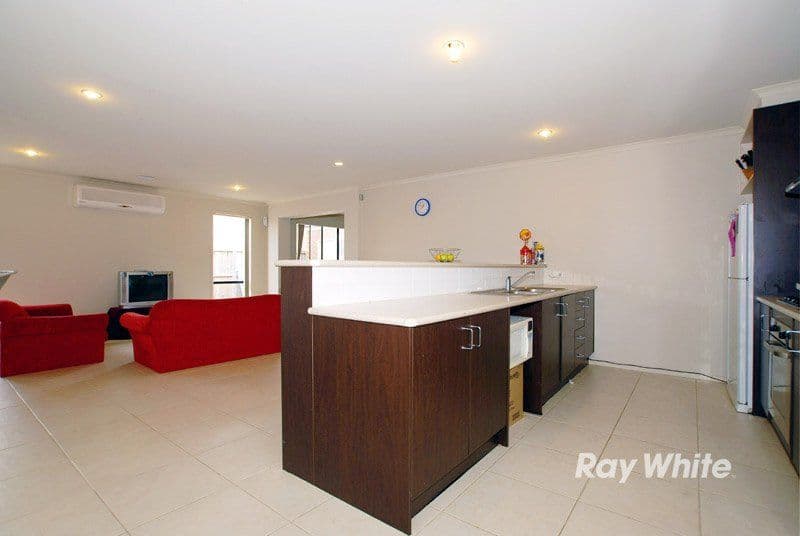4 Robusta Avenue, CRANBOURNE VIC 3977, Cranbourne - Thumbnail 6