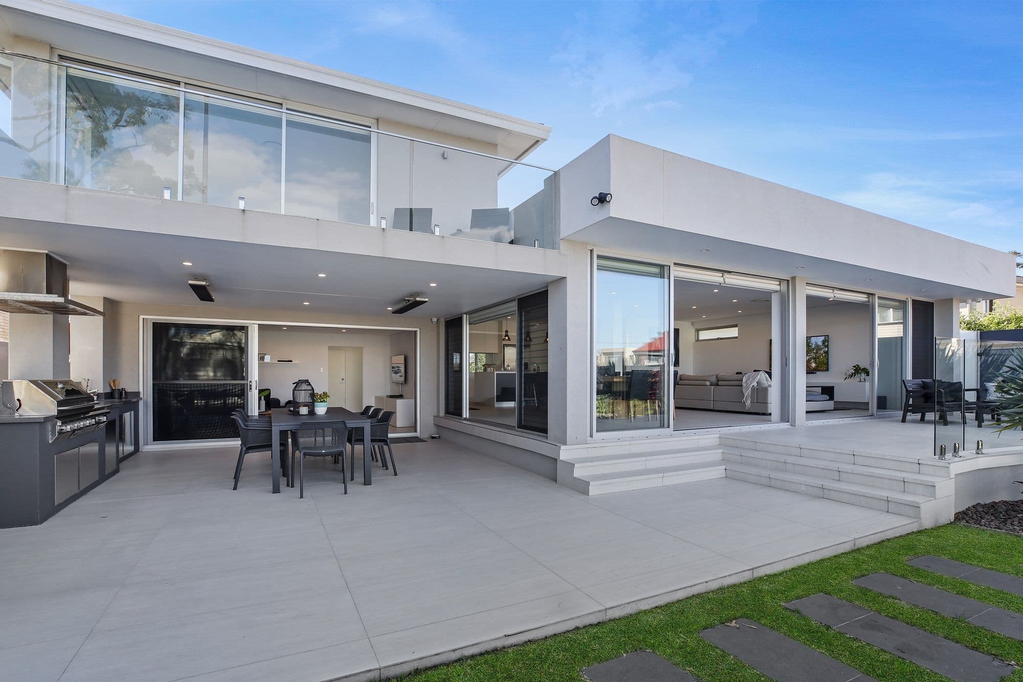 90 Belgrave Esplanade, Sylvania Waters - Thumbnail 2
