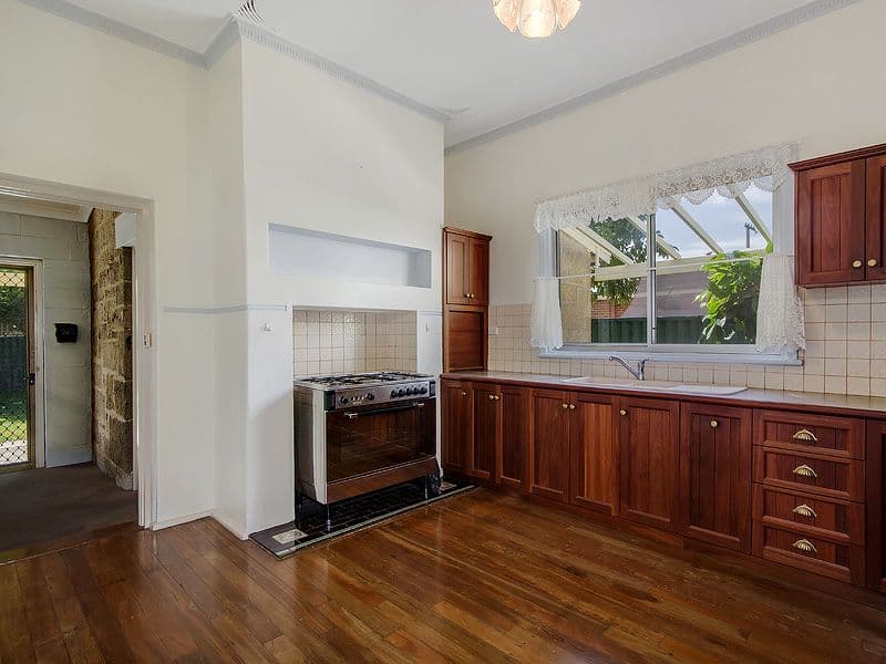 30 Rae Road, SAFETY BAY WA 6169, Safety Bay - Thumbnail 3