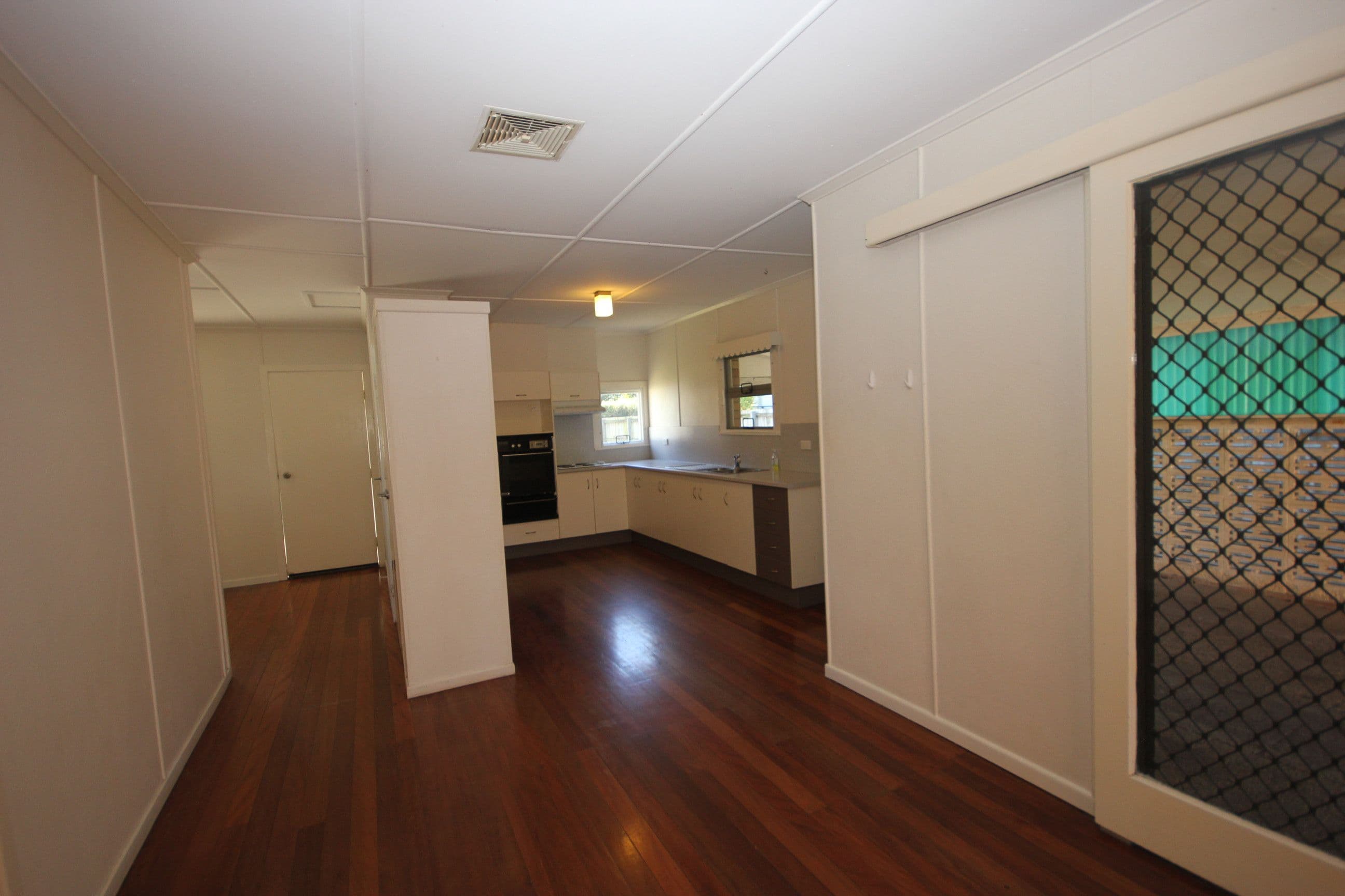 34 Leyte Avenue, PALM BEACH QLD 4221, Palm Beach - Thumbnail 2