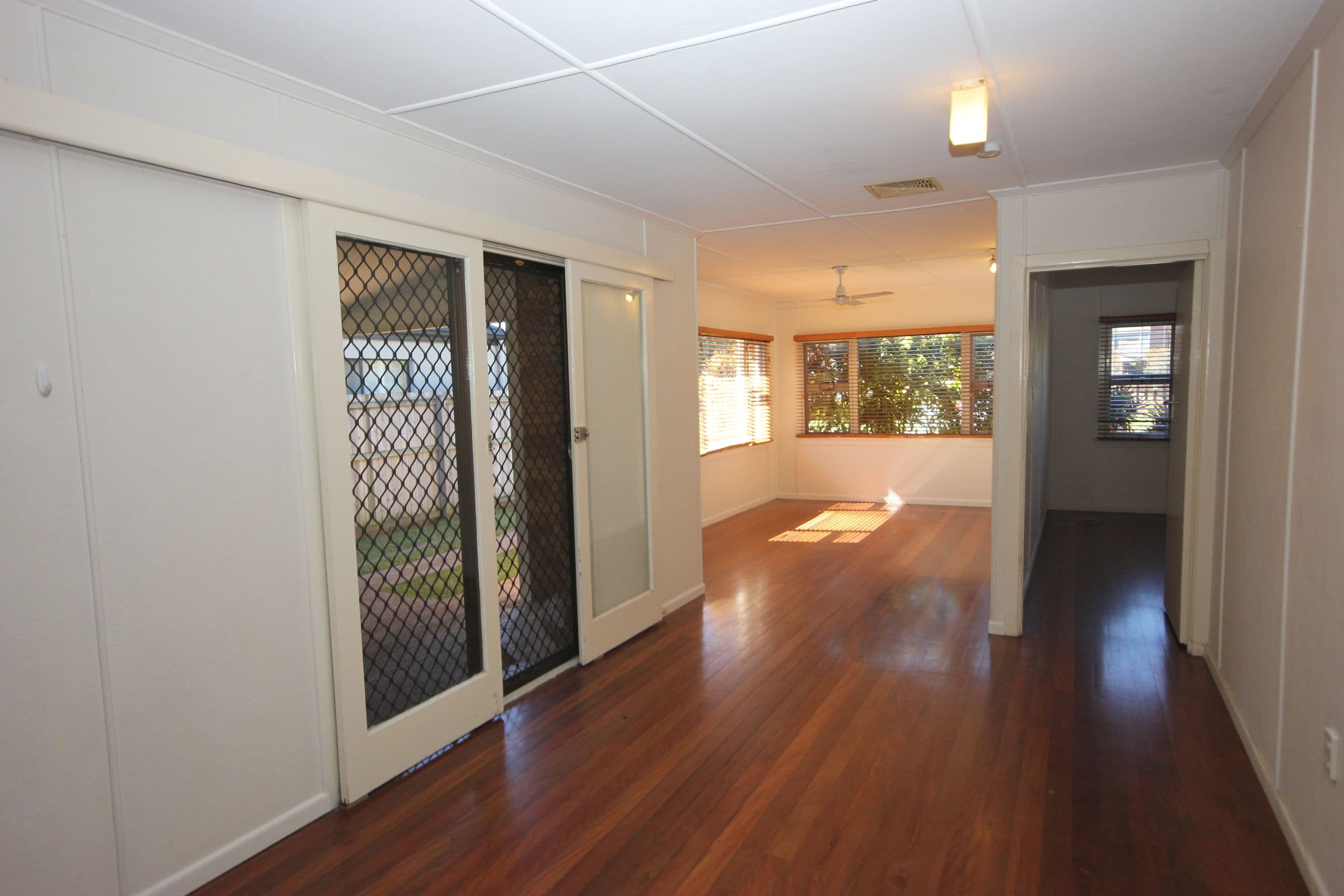 34 Leyte Avenue, PALM BEACH QLD 4221, Palm Beach - Thumbnail 3