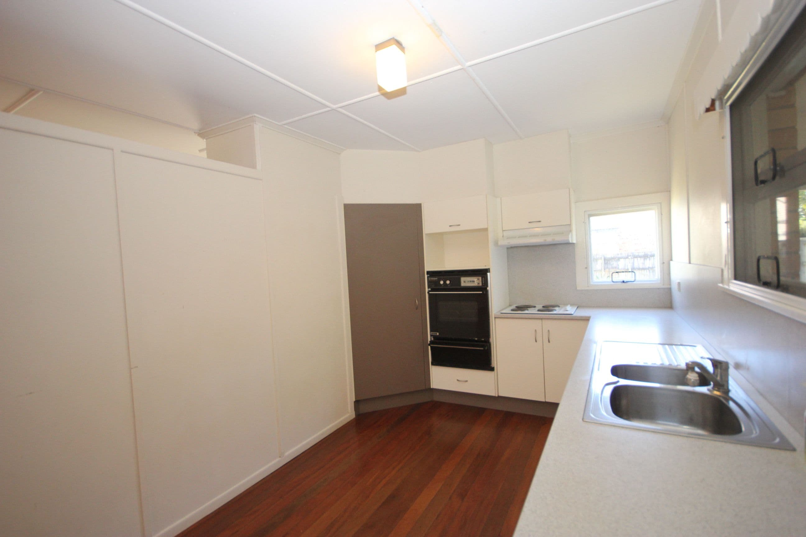 34 Leyte Avenue, PALM BEACH QLD 4221, Palm Beach - Thumbnail 5