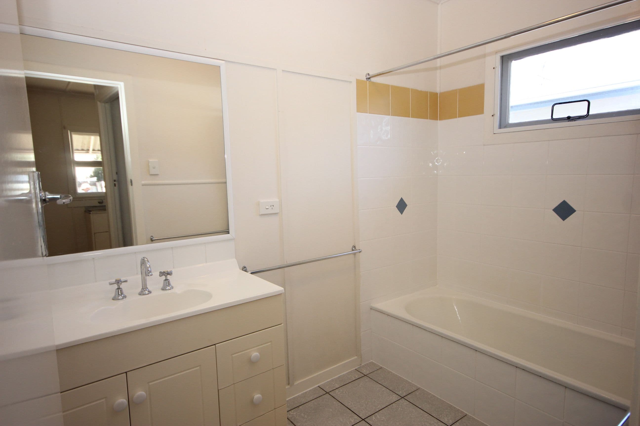 34 Leyte Avenue, PALM BEACH QLD 4221, Palm Beach - Thumbnail 8