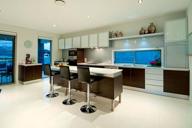 16 Hampton Court, SOVEREIGN ISLANDS QLD 4216, Sovereign Islands - Thumbnail 4