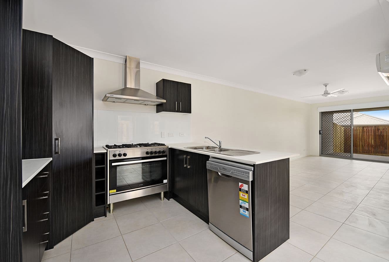 8 Whitefield Street, Glenvale QLD 4350, Glenvale - Thumbnail 3