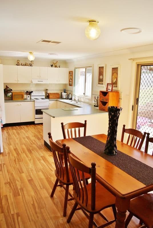 11 Petticoat Lane, YOUNG NSW 2594, Young - Thumbnail 5