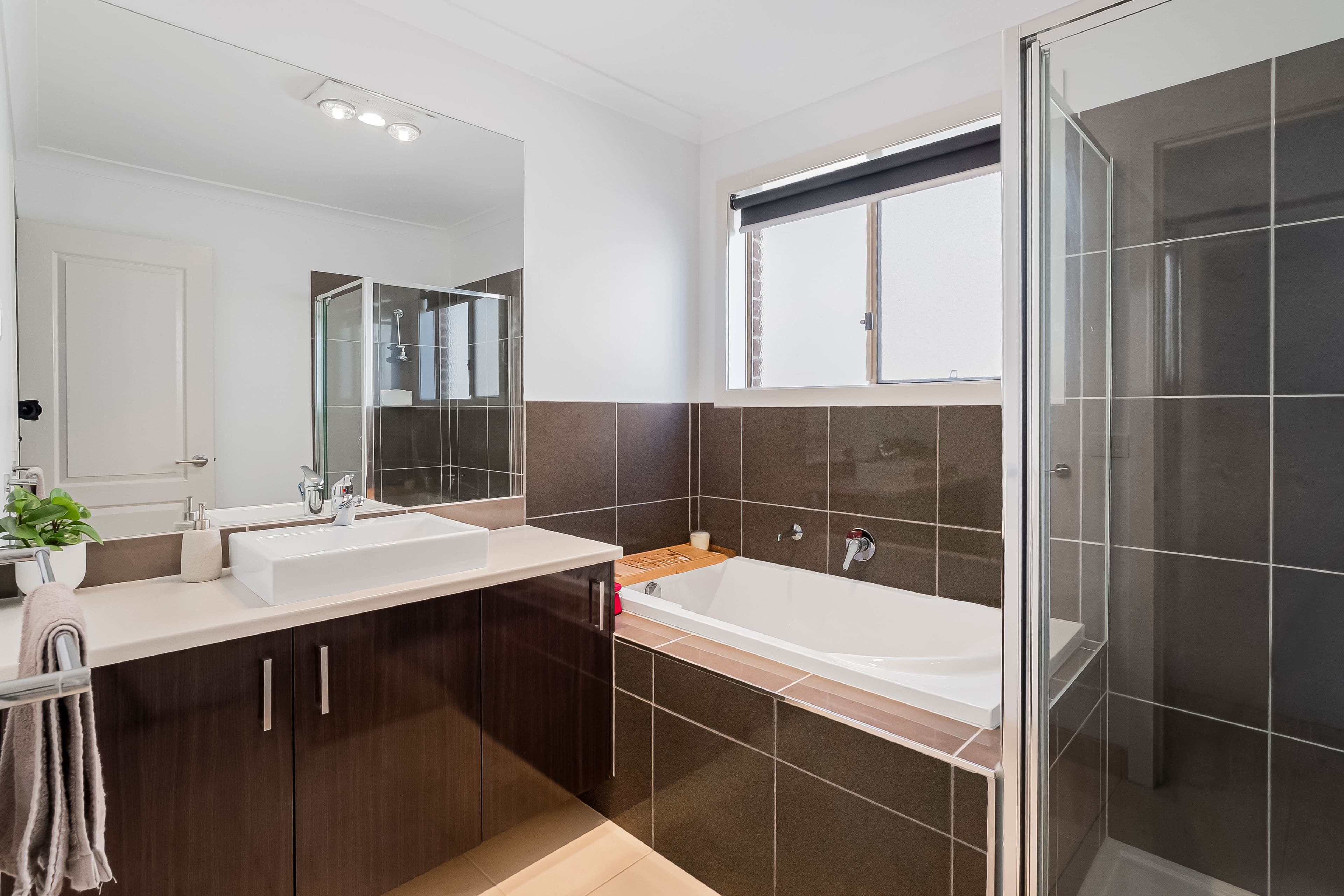 13 Cascade Way, Pakenham VIC 3810, Pakenham - Thumbnail 8