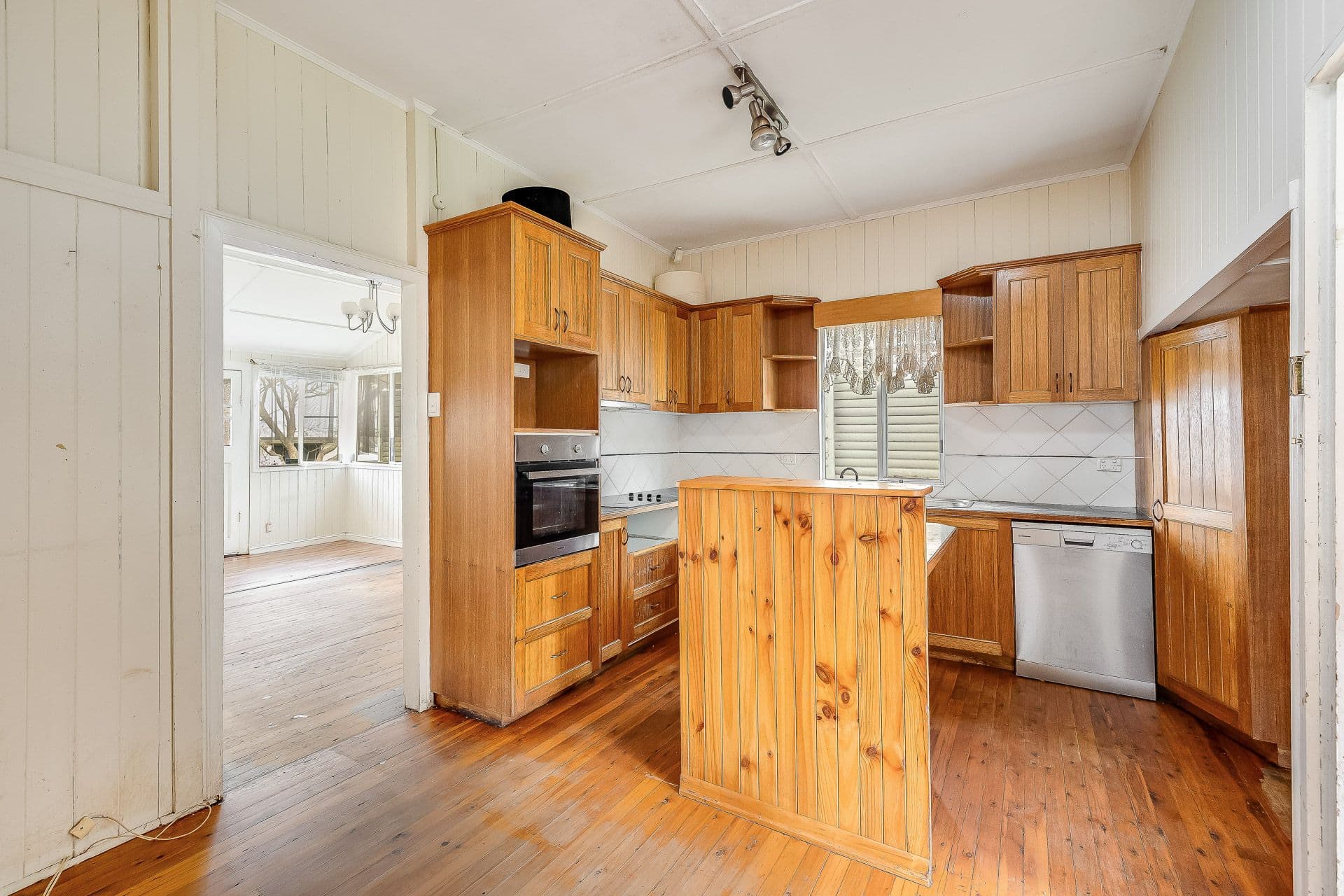 15 Chamberlain Street, North Toowoomba QLD 4350, North Toowoomba - Thumbnail 3