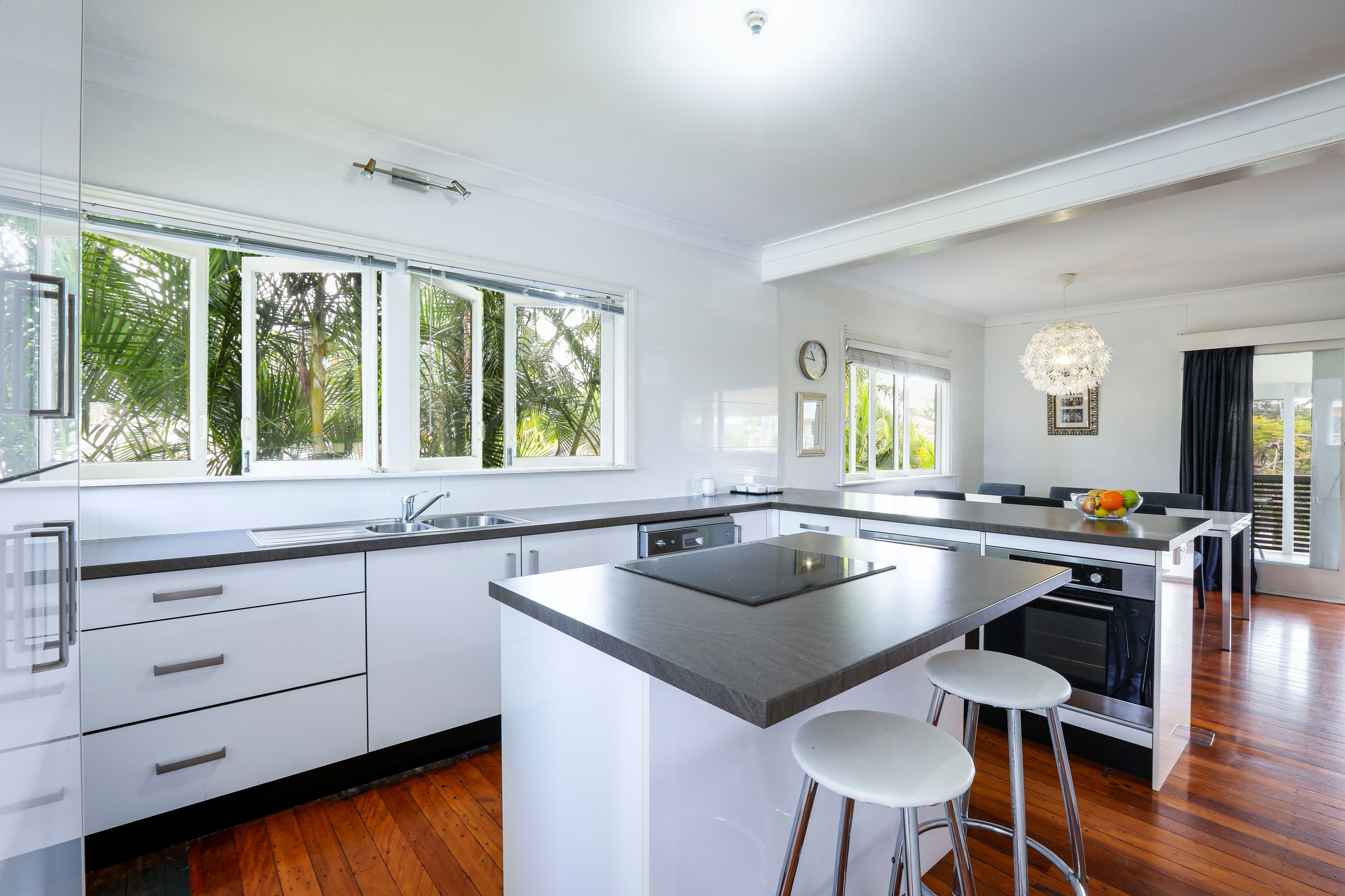 8 Harcourt Crescent, Southport QLD 4215, Southport - Thumbnail 7